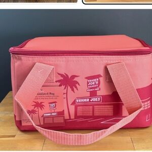 Trader Joe’s Mini Insulated Bag 1.5 Gallon: Peach brand new